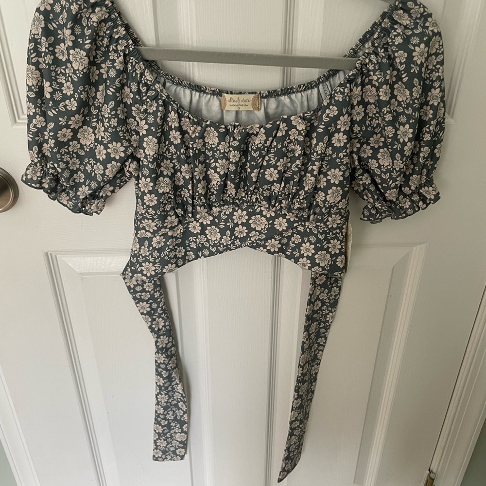 Altar'd State Black and White Puff Sleeve Blouse